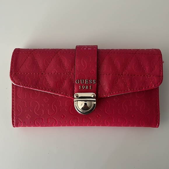 Guess Wallet - Picture 2 of 5